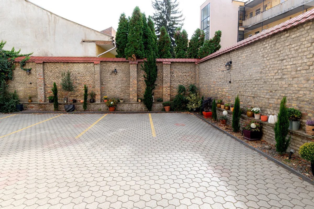 Hotel Piano Szeged - parkoló