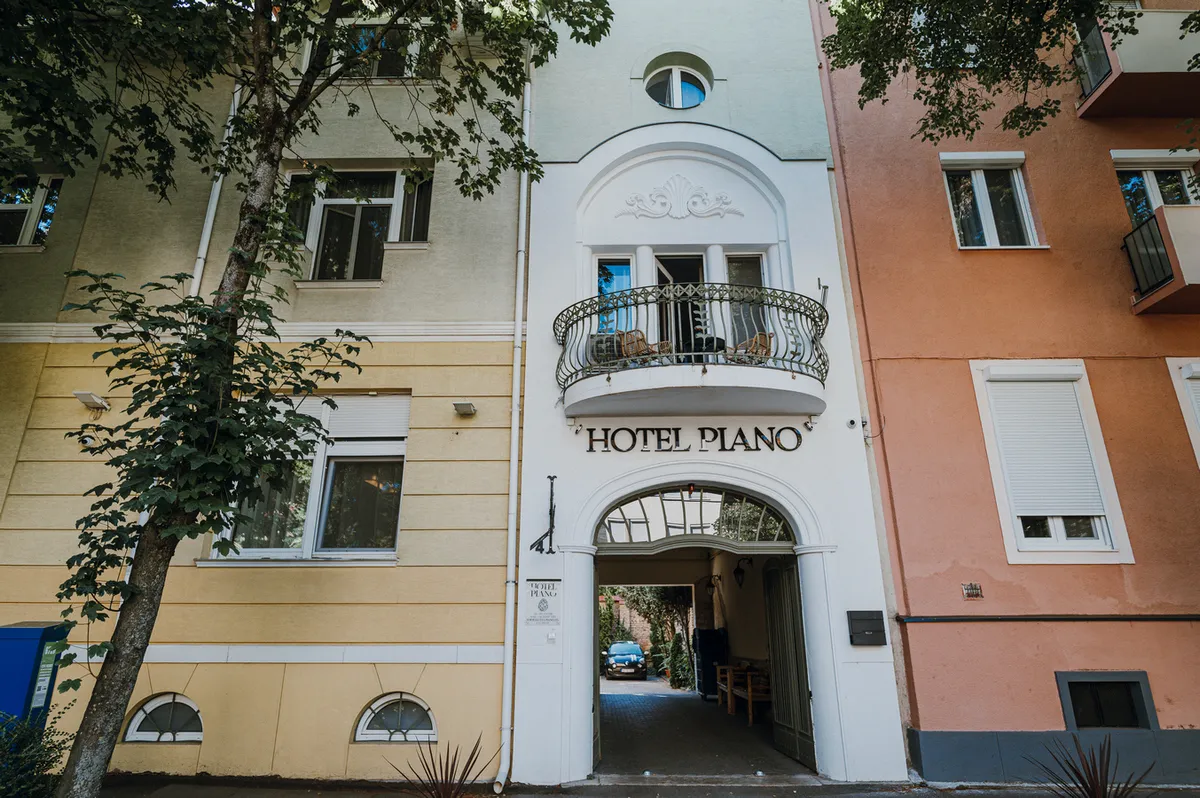 Parkoló Hotel Piano