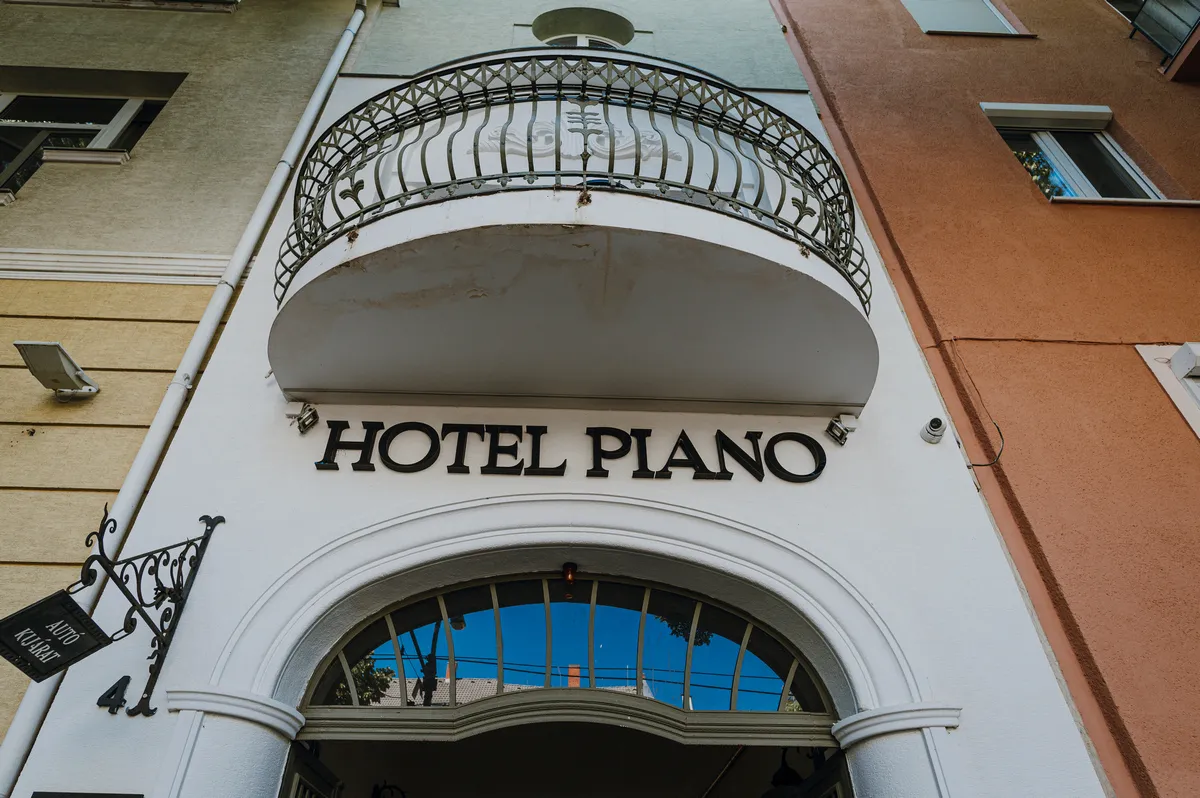 Parkoló Hotel Piano